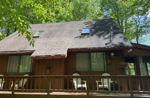 Pocono Pines Cabin | Charming Lake Naomi Cabin. Temporary Memberships available for weekly rentals.