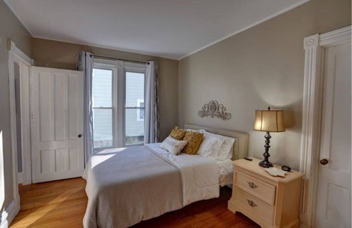 Glens Falls House | Charming large Victorian apartment on quiet street