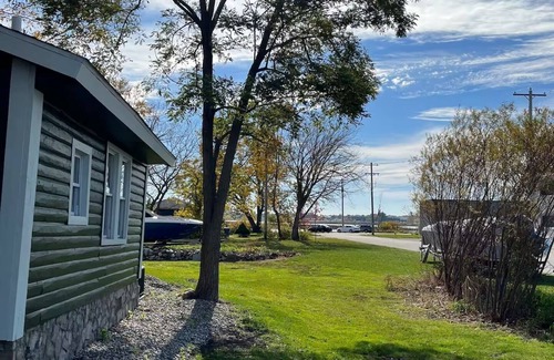 Spring Lake House | Charming log cabin