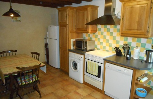 Bures Cottage | Charming longere gite, fully equipped, 2 en suite bedrooms + heated pool WiFi