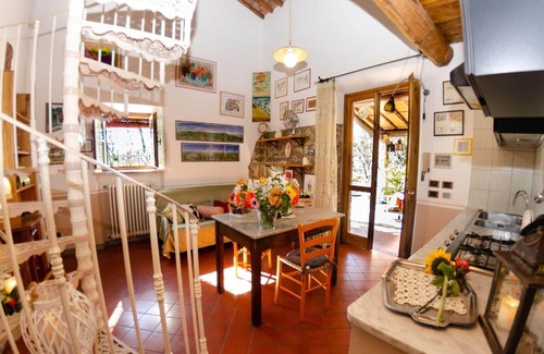Vicopelago Cottage | Charming Lucca Retreat