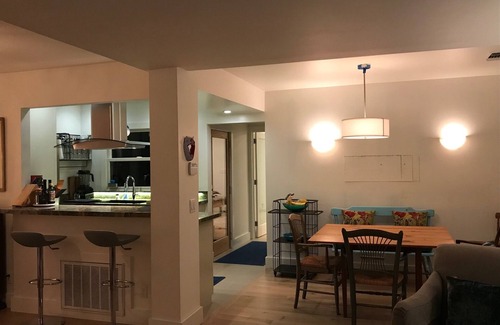 North Fair Oaks House | Charming Mid-Century Modern, 2bed/2bath Cottage w/Lg Garden