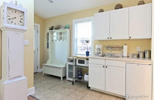 New Buffalo Cottage | Charming New Buffalo Cottage