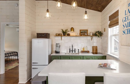 NoDa Cottage | Charming NoDa Cottage - Walk to Everything!