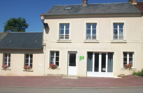 La Mesniere Cottage | Charming Percheron House with Games Room, Terrace, and Enclosed Garden