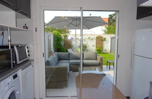 Les Sables d'Olonne Cottage | Charming Renovated Townhouse with Private Garden, 2 km from Sables d'Olonne Center