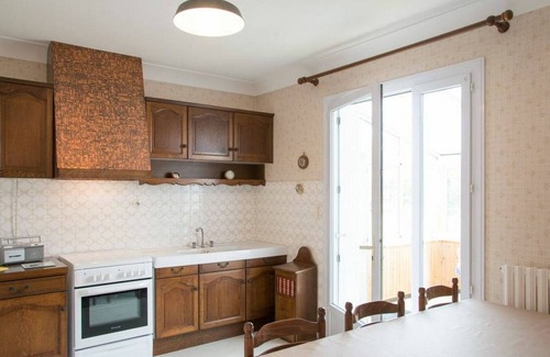 Chateau-d'Olonne Cottage | Charming Renovated 70s House with Large Private Garden, WiFi, and Terrace Near Les Sables-d'Olonne