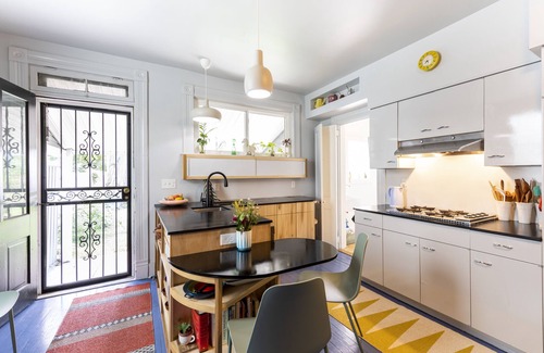 Old Louisville House | Charming Retreat in Historic Old Louisville/Dreamers Welcome
