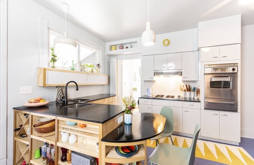 Old Louisville House | Charming Retreat in Historic Old Louisville/Dreamers Welcome