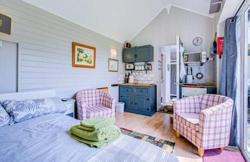 Upper Beeding Apartment | Charming Self Contained Garden Studio Upperbeeding