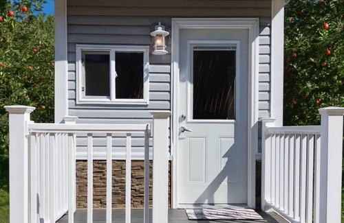 Stevens Point House | Charming Tiny Home in Stevens Point