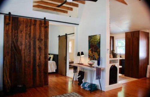 North Charlotte House | Charming Urban Retreat - Cozy Cottage in Charlotte