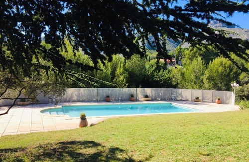 Aubagne House | Charming Villa - With a pool and stunning view