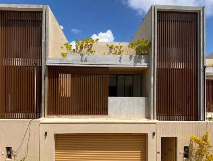 Rathmalana Villa | Charming Villa with Stunning Rooftop Sea View