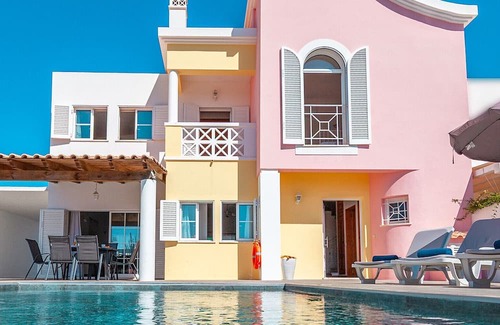The Strip Villa | Charming Villa with Private Pool, A/C, and Wi-Fi