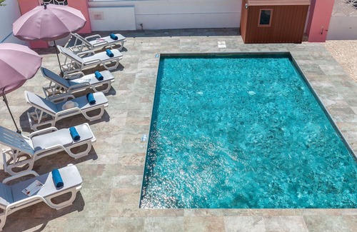 The Strip Villa | Charming Villa with Private Pool, A/C, and Wi-Fi