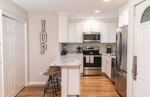 Twin Oaks House | Charming Wild Dunes Cottage with free golf cart