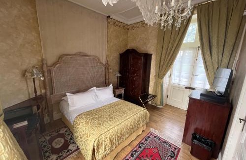 Chambretaud Hotel | Chateau Du Boisniard