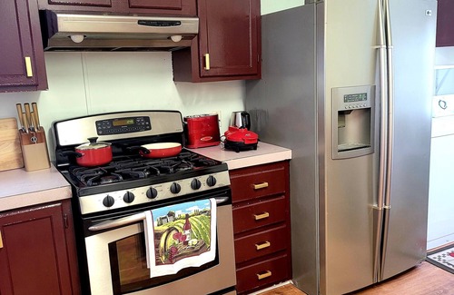 Laurel House | Cheerful 3 bedrooms,2 bathrooms Mobile Vacation home in the heart of laurel,MD