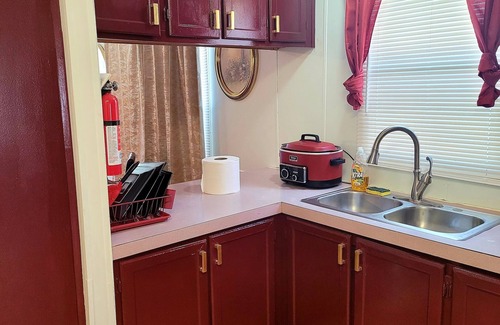 Laurel House | Cheerful 3 bedrooms,2 bathrooms Mobile Vacation home in the heart of laurel,MD