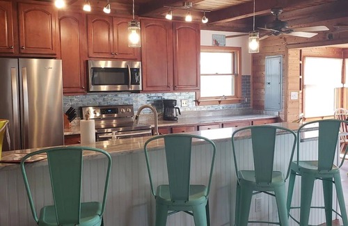 Avon Cottage | Cheerful, Semi Oceanfront, pet friendly, w/pool