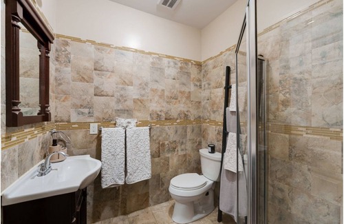 Communipaw House | Chic 3 bedroom apartment. (Upstairs Unit)