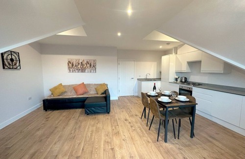 Royal Tunbridge Wells Apartment | Chic and Airy Apartment