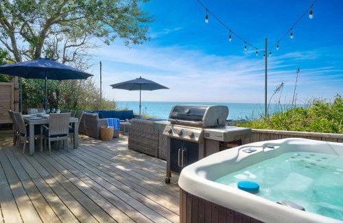 Wading River House | Chic Beach House: Waterfront, Vineyards, Hot Tub
