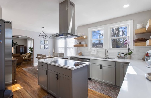 Sans Souci House | CHIC✨️|Bikes|ParkPass|Lake|PizzaOven|SnoCone|BlackStone|YouTubeTV