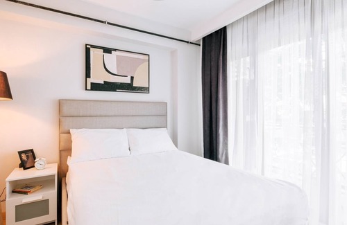 Moda Apartment | Chic Flat w Balcony 5 min to Moda Coast in Kadikoy