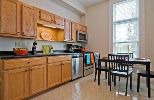 Parkside Apartment | Chic One Bedroom Apartment In Portland's Arts District