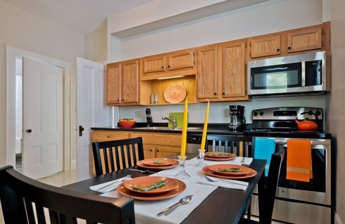 Parkside Apartment | Chic One Bedroom Apartment In Portland's Arts District