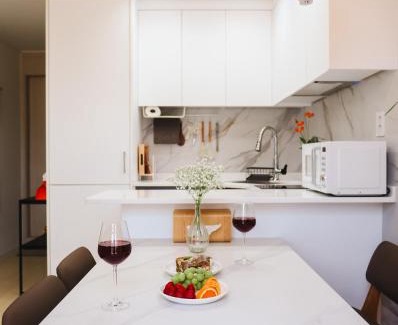 Hapjeong-dong Apartment | Chic Stay 홍대 합정 신촌 # 최대8인 # 신축 엘리베이터 # 무료짐보관 # 무료주차