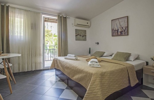 Lepetane Apartment | Chic Studio Flat with Balcony near Beach in Tivat