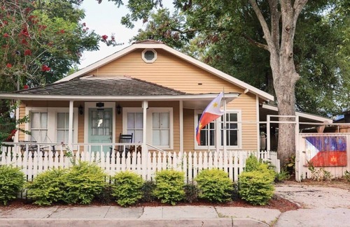 Freetown - Port Rico House | Chic Studio Retreat in the Heart of Lafayette!