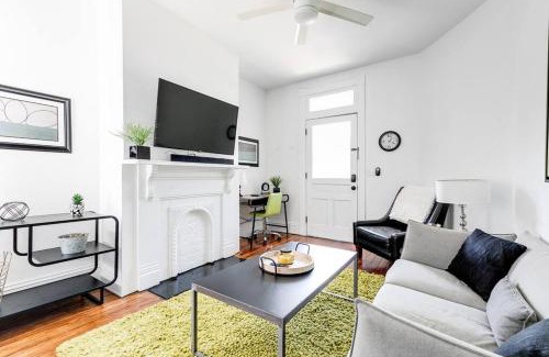 Church Hill Apartment | Chic Urban Couples Retreat: Perfect Getaway 'n RVA