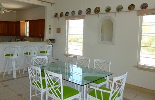 Whitby Cottage | Chill Out, Relax And Reconnect In A Sweet Cottage By The Beach