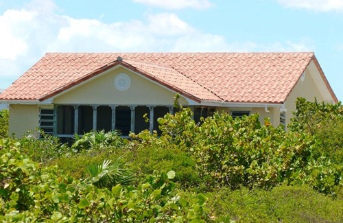 Whitby Cottage | Chill Out, Relax And Reconnect In A Sweet Cottage By The Beach
