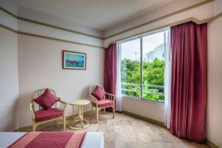 North Pattaya Resort | Cholchan Pattaya Beach Resort - SHA Extra Plus