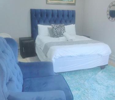 Rooihuiskraal Apartment | Choosers Express Hotel Room 6