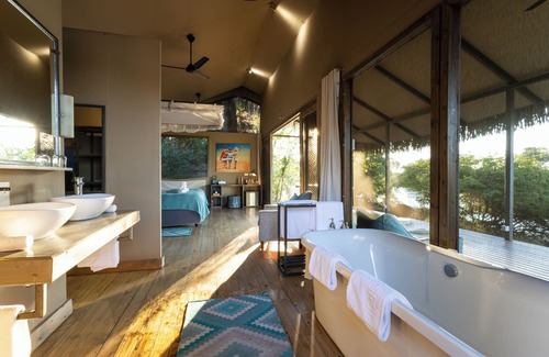 Victoria Falls Cabin | Chundu Island