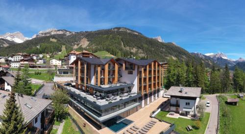 San Giovanni di Fassa Hotel | Ciampedie Luxury Alpine Spa Hotel