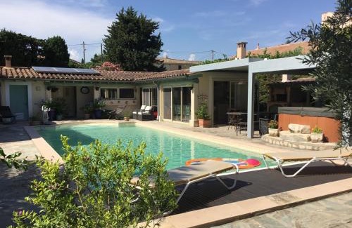 Mouries Bed & Breakfast | Cigales sous oliviers