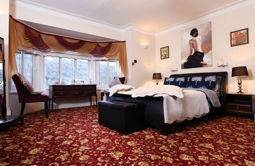 Margam House | Cilbrwyn Countryside Retreat