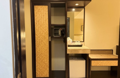 Iloilo City Proper Hotel | Circle Inn - Iloilo City Center