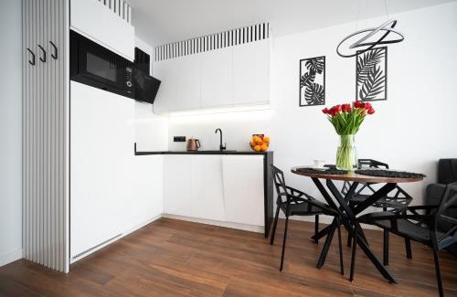 Mirow Apartment | City Center Grzybowska, next to Warsaw's Business District, Metro ONZ & Westin Hotel by WarsawSkyLine Apartments