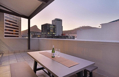 Cape Town City Centre Apartment | City Penthouse on St Georges
