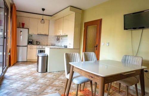 Vitosha District Apartment | Claire Apartment with Garden