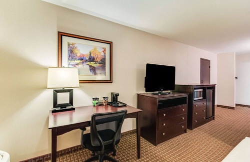 Minot Hotel | Clarion Hotel Convention Center