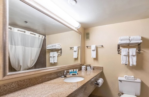 San Angelo Hotel | Clarion Hotel San Angelo near Convention Center
